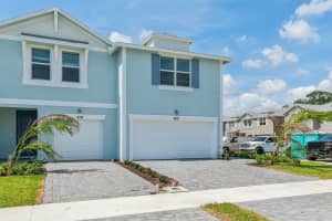 423 Salisbury Circle Lot 31, Fort Pierce, FL 34982 Sold 02/19/25