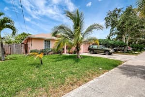 2609 S Avenue, Riviera Beach, FL 33404 Sold 12/12/24