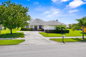 4345 Gator Trace Circle, Fort Pierce, FL 34982 Sold 07/25/24