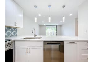 5370 Las Verdes Circle 317, Delray Beach, FL 33484 Sold 07/17/24