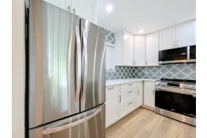 5370 Las Verdes Circle 317, Delray Beach, FL 33484 Sold 07/17/24