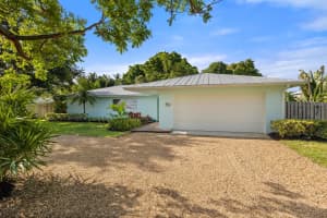 8 Palmetto Way, Tequesta, FL 33469 Sold 02/20/25