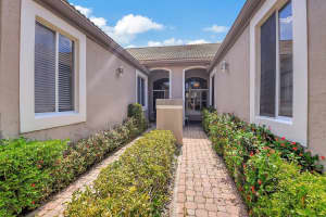 5375 Monterey Circle B, Delray Beach, FL 33484 Sold 11/15/24