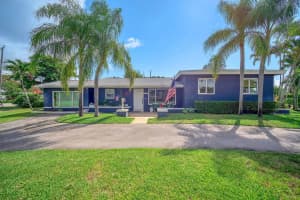 2108 Lake Bass Circle, Lake Worth