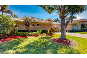 466 NW Dover Court, Port Saint Lucie, FL 34983 Sold 12/23/24