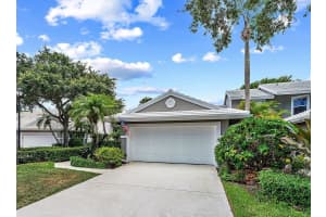 2390 SW Foxpoint Way, Palm City, FL 34990 Sold 11/21/24