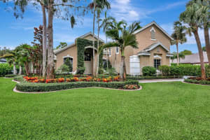 827 Forest Glen Lane, Wellington, FL 33414 Sold 07/31/24
