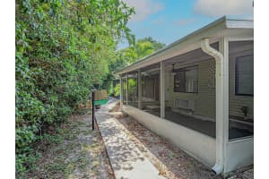 594 7th Place #594, Vero Beach, FL 32962 Sold 10/01/24