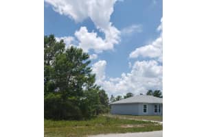 721 Lincoln Road NE, Lake Placid, FL 33852 Sold 02/28/25
