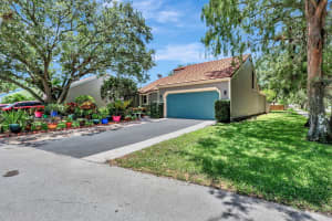 425 Oak Shadow Way, Wellington, FL 33414 Sold 10/18/24