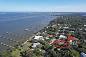 2 Palmetto Drive, Sewalls Point, FL 34996 Sold 08/13/24