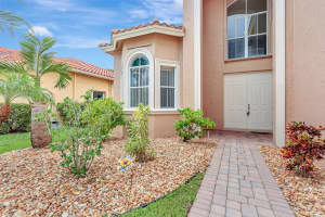 6899 Houlton Circle, Lake Worth, FL 33467 Sold 08/01/24