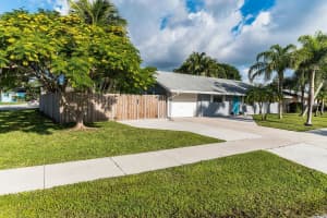 600 W Whitney Drive, Jupiter, FL 33458 Sold 09/13/24