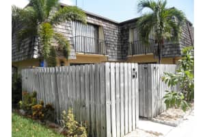 61 Lake Arbor Drive, Palm Springs, FL 33461 Sold 09/20/24