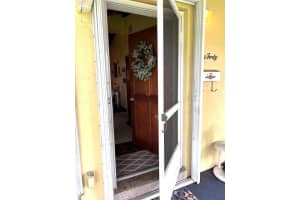 5040 SW 11th Street, Plantation, FL 33317 Sold 07/30/24