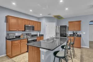 1615 Lexington Square SW, Vero Beach, FL 32962 - MLS#R10995854