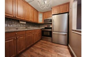 2100 Springdale Boulevard 305, Palm Springs, FL 33461 Sold 07/25/24