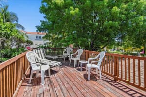 230 Pershing Way, West Palm Beach, FL 33401 Sold 08/14/24