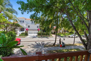 230 Pershing Way, West Palm Beach, FL 33401 Sold 08/14/24