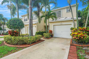 9860 Lago Drive, Boynton Beach, FL 33472 Sold 07/19/24