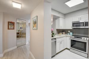 7076 Huntington Lane 504, Delray Beach, FL 33446 Sold 07/31/24