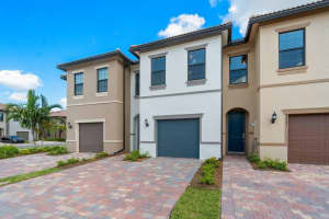 8667 Escue Street, Lake Worth, FL 33467 Sold 10/22/24