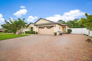 910 Bent Creek Drive, Fort Pierce, FL 34947 Sold 08/30/24