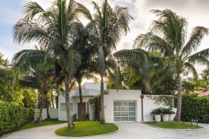 1221 N Lake Way, Palm Beach, FL 33480 Sold 05/23/25