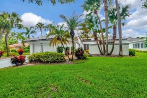 5 Oaks Lane, Boynton Beach, FL 33436 Sold 08/29/24