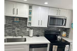 2786 Tennis Club Drive 102, West Palm Beach, FL 33417 Sold 11/25/24