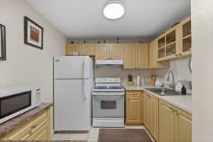 9310 Fountainebleau Boulevard 312, Miami, FL 33172 Sold 08/12/24