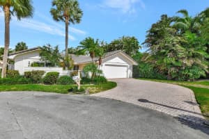 6881 Villas Drive S, Boca Raton, FL 33433 Sold 10/16/24