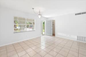 565 21st Avenue, Vero Beach, FL 32962 Sold 01/17/25