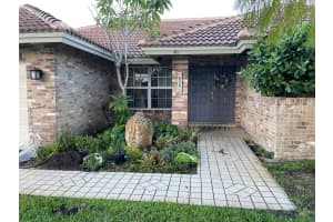 820 Somerset Avenue, Davie, FL 33325 Sold 09/26/24