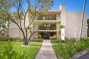 5340 Las Verdes Circle 324, Delray Beach, FL 33484 Sold 07/22/24