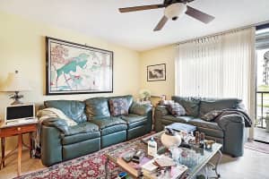 5340 Las Verdes Circle 324, Delray Beach, FL 33484 Sold 07/22/24