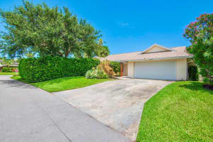 1060 Clipper Road, Vero Beach, FL 32963 Sold 07/10/24