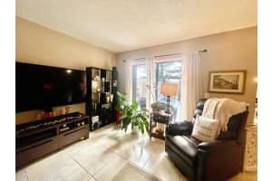 318 Woodland Road, Palm Springs, FL 33461 Sold 03/21/25