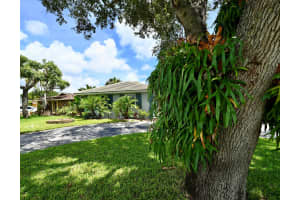 4063 N Jonquil Circle N, Palm Beach Gardens, FL 33410 Sold 10/22/24