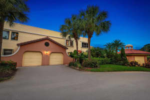 54 Uno Lago Drive, Juno Beach, FL 33408 Sold 08/16/24