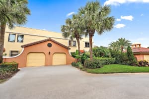 54 Uno Lago Drive, Juno Beach, FL 33408 Sold 08/16/24