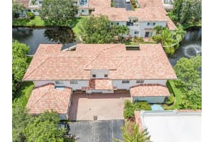 500 7th Square 202, Vero Beach, FL 32962 Sold 08/05/24