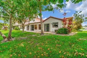 639 Lake Pointe Lane, Deerfield Beach, FL 33442 Sold 12/06/24