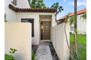9 Via De Casas Sur 104, Boynton Beach, FL 33426 Sold 09/17/24