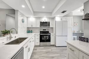 9 Willowbrook Lane 108, Delray Beach, FL 33446 Sold 08/12/24