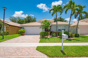 MLS# R10998685, Boynton Beach, Florida 33437