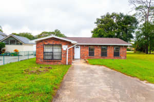 2311 N 42nd Street, Fort Pierce, FL 34950 Sold 07/12/24