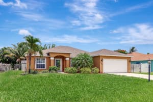 2063 NE Christopher Court NE, Jensen Beach, FL 34957 Sold 09/10/24