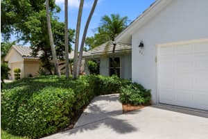 941 Greensward Lane, Delray Beach, FL 33445 Sold 07/12/24