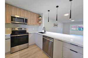 861 Worcester Lane, Lake Worth, FL 33467 Sold 10/04/24